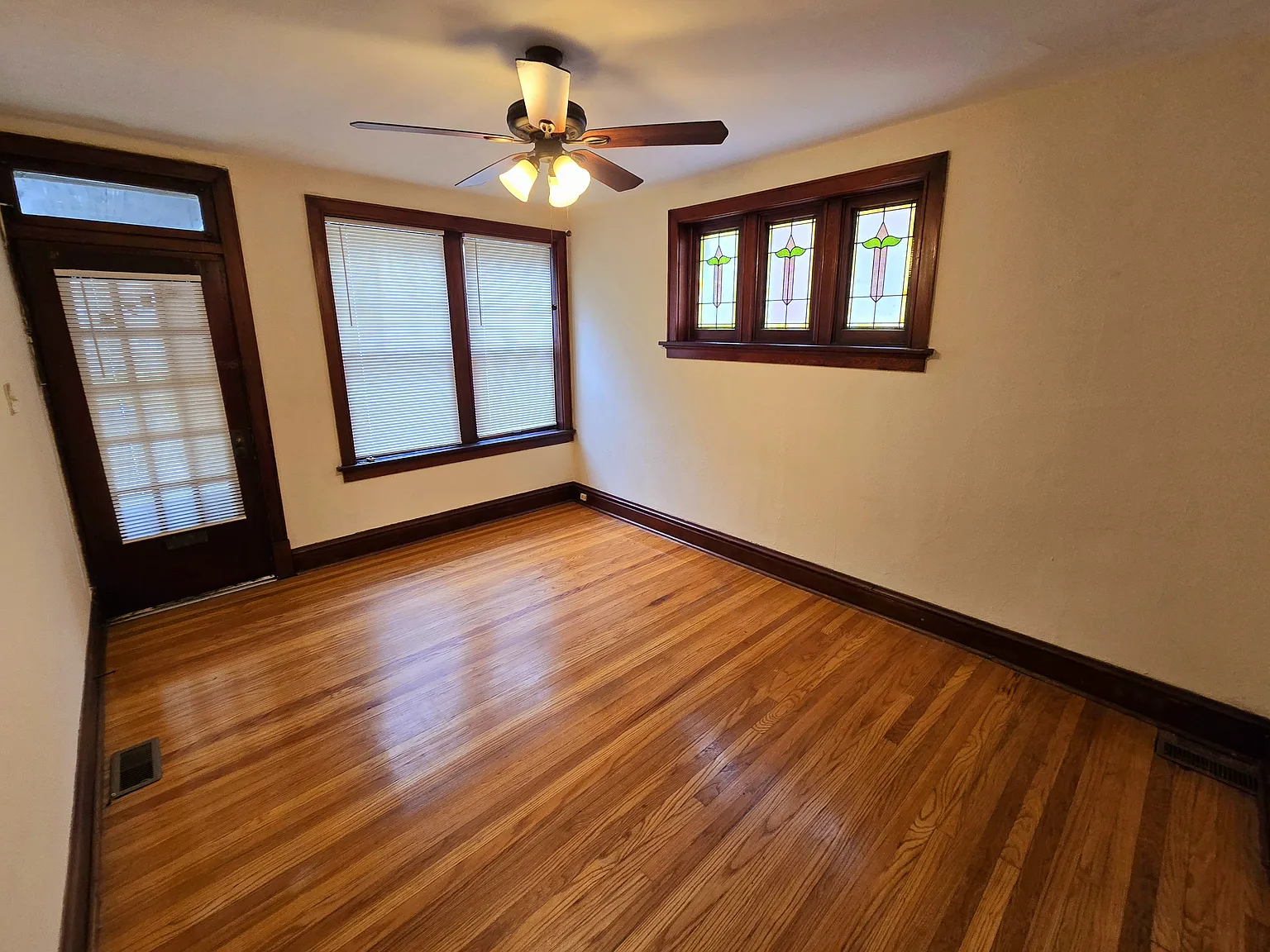 4974 Pernod Ave — Photo 2