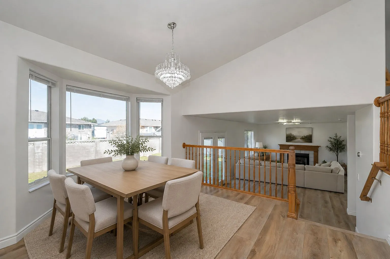 4BR / 2.5BA Home in South Jordan — Photo 4