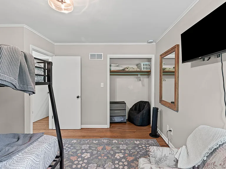 210 N Virginia St — Photo 14