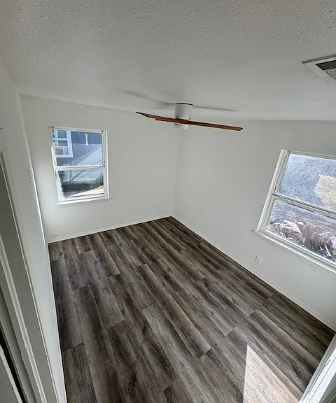 1304 Stone Dr — Photo 7