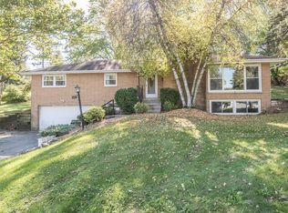 677 Brandt Ct, Pewaukee, WI 53072