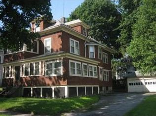 8 Hartshorn Ave, Worcester, MA 01602