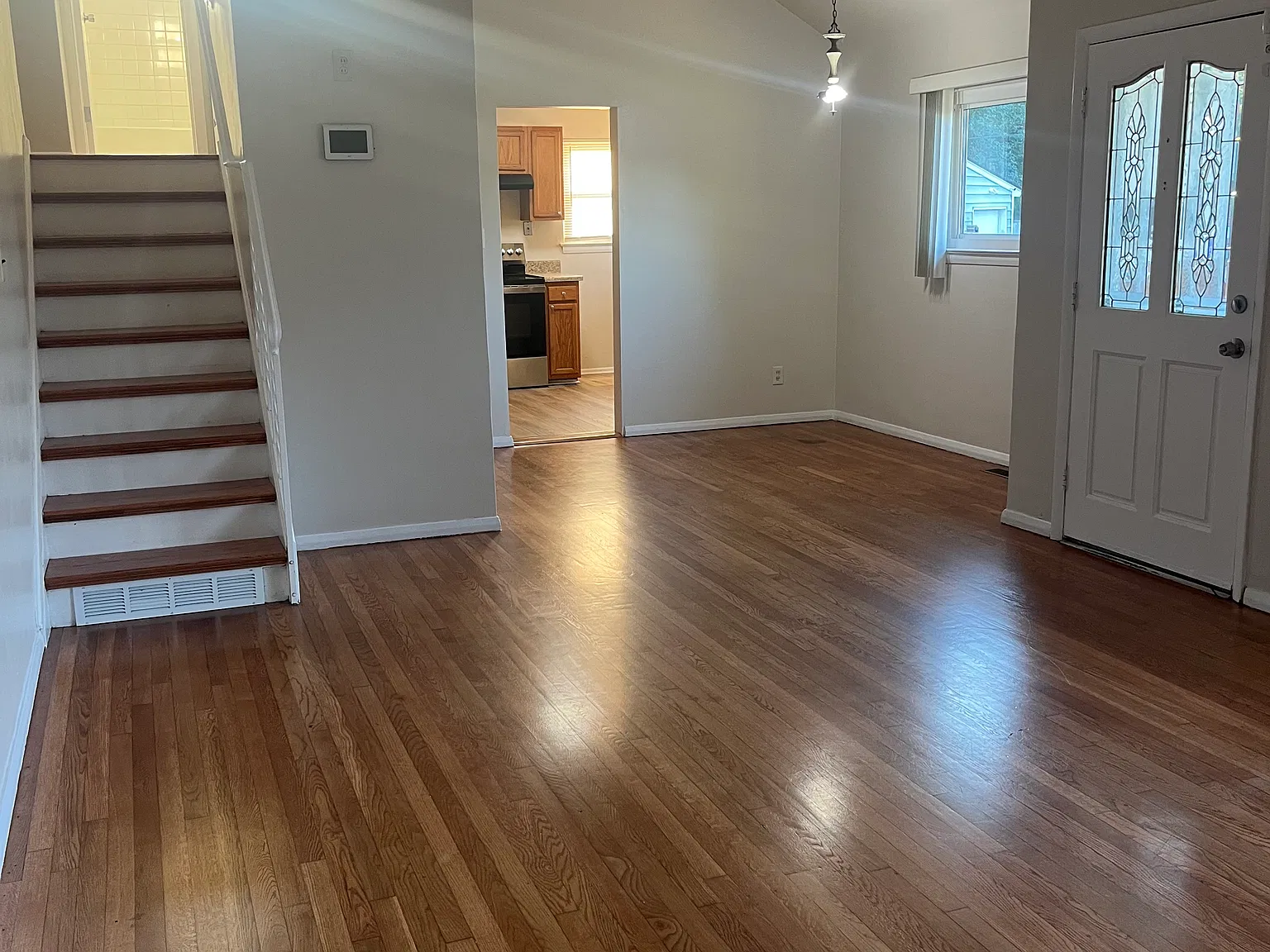 4 bed, 1905 sqft, $2,450 — Photo 4
