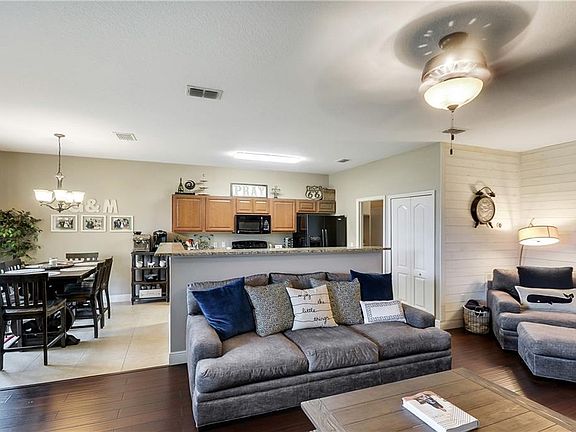 4th image of 1280 Lexington Sq SW