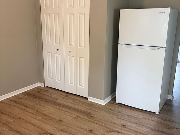 2nd image of 4943-4959 Massillon Rd #4957-B