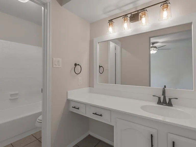 2601 Knoll Trl — Photo 15
