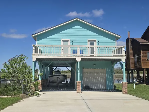 211 Redfish Dr, Freeport, TX 77541