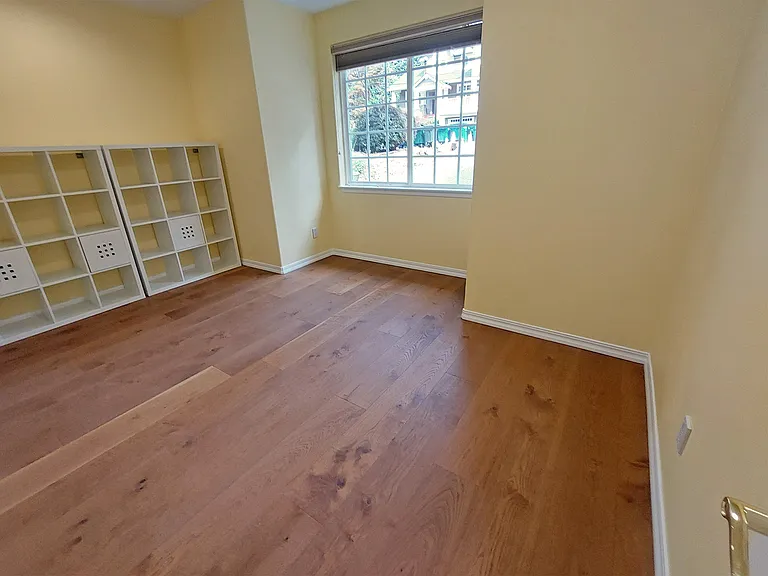 Only bedroom facing the street