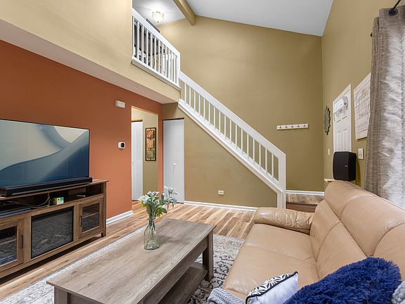 3rd image of 417 Newbury Dr