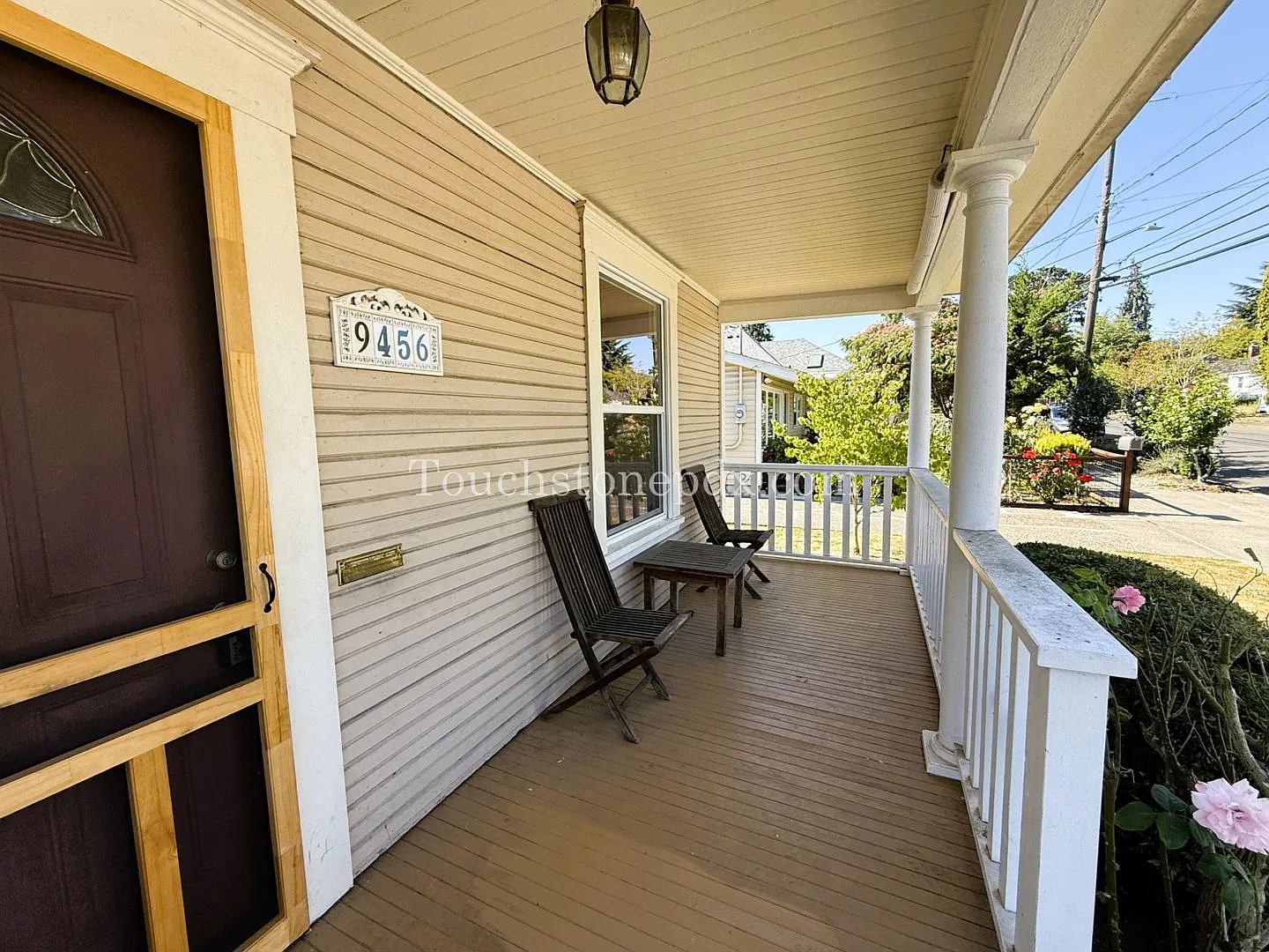 Contemporary 2 BD | 1 BA Home w/ Private Backyard — Photo 2