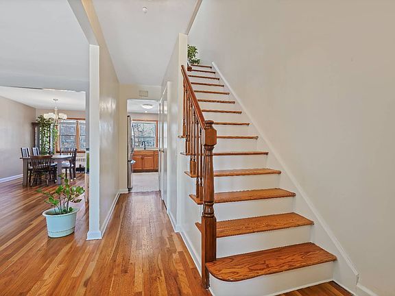 4th image of 60-54 76th St