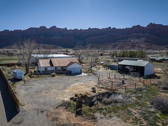 2nd image of 3492 Kerby Ln