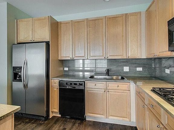 5th image of 333 N Canal St APT 1902