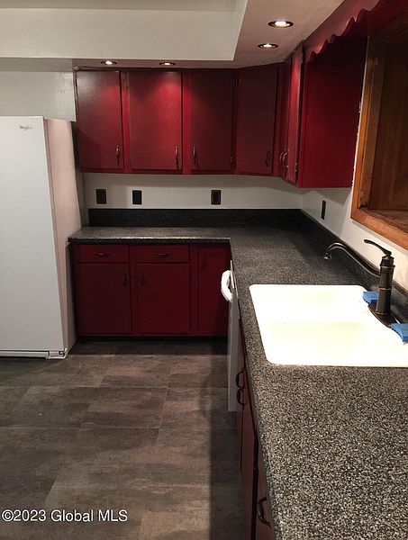 4th image of 20-22 Maple Street