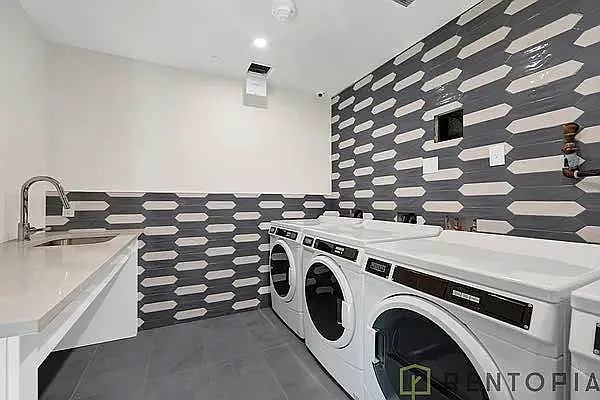 Rented by Rentopia | media 50