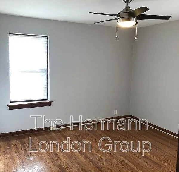 4614-4616 Jamieson Ave #4616 — Photo 6