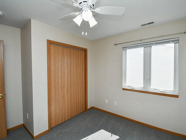 1422 E Redwood Blvd — Photo 29