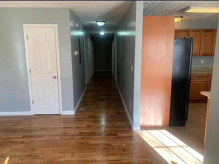 194 Lake Dr — Photo 5