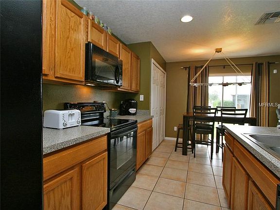 3rd image of 1572 Tiverton Blvd