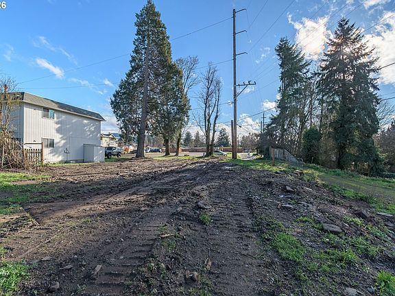 4th image of 32633 W McKenzie St