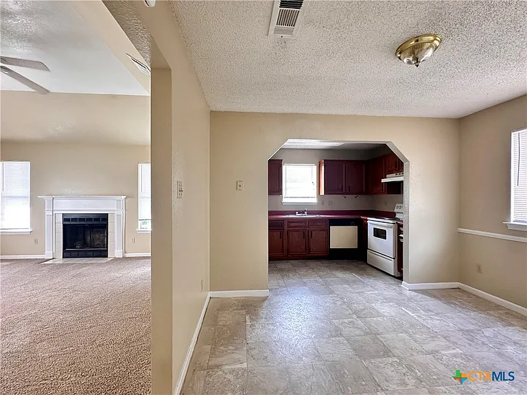 1413 Marlton St — Photo 17