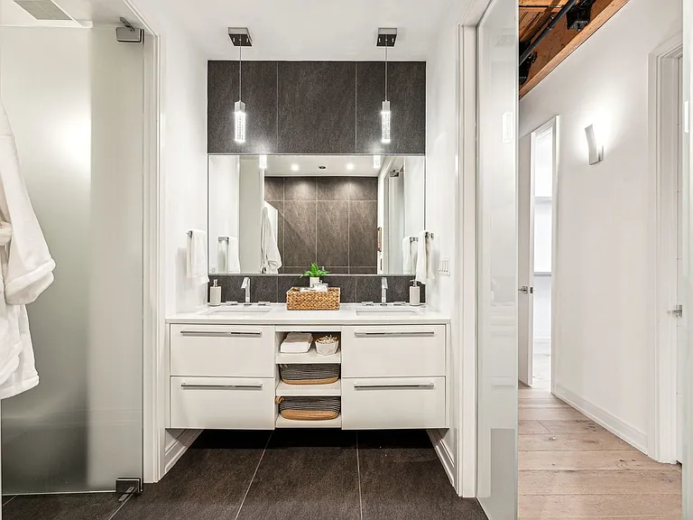223 W Lake St #2S — Photo 4