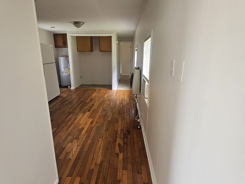 1st image of 525 Kelly Rd #8