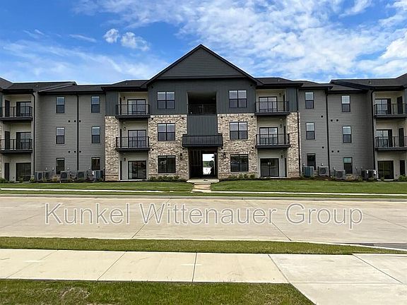 3rd image of 96 Magnolia Dr APT 2113