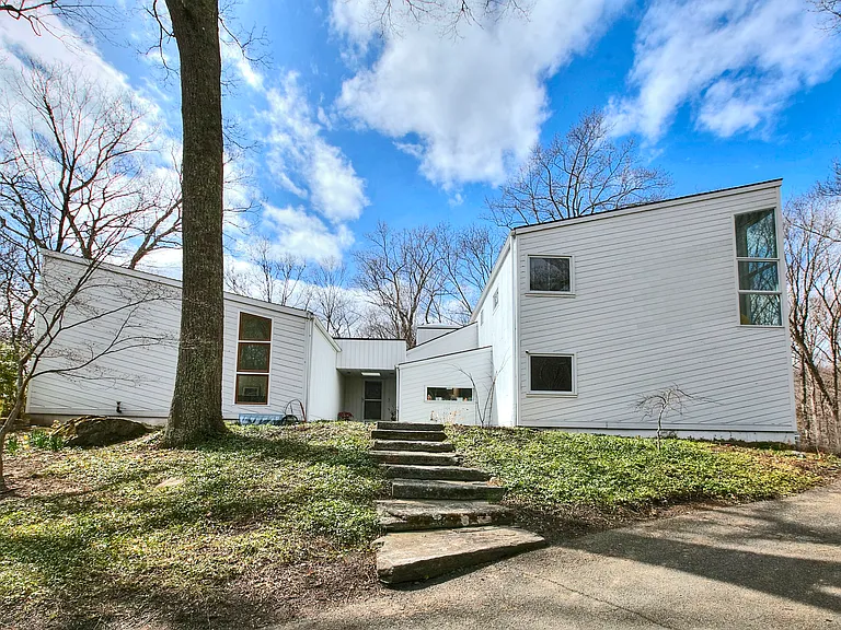 112 Birch Hill Rd — Photo 2