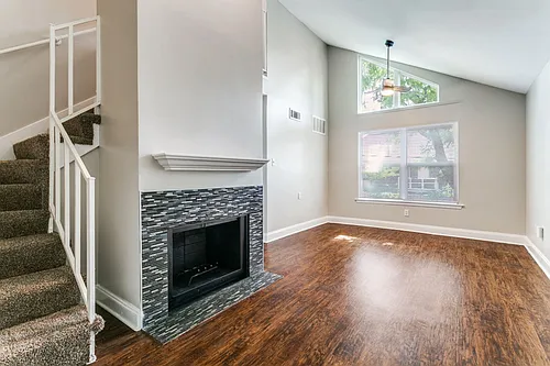 4023 N Hall St #206 Photo 1