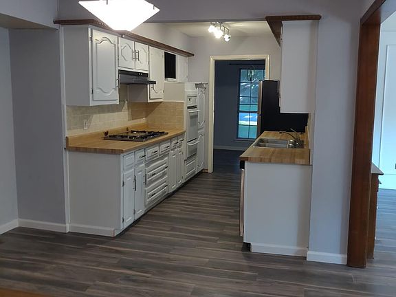 3rd image of 1145 Shadywood Ln