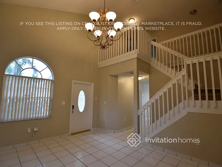 621 SW 176th Ave — Photo 2