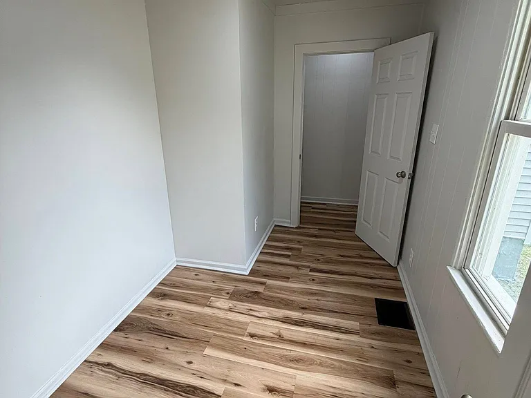1376 Wheeler Rd — Photo 2
