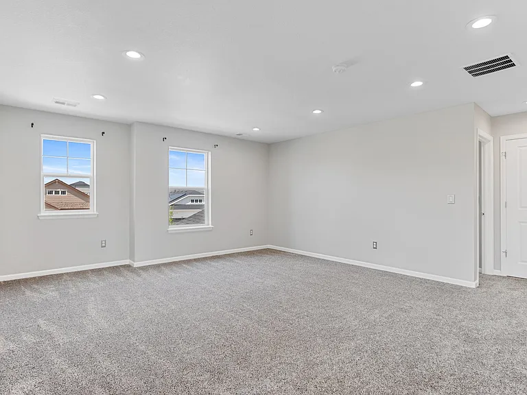 490 W Ridge Cir — Photo 24