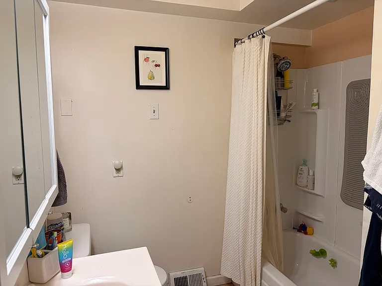 610 Sampsonia Way — Photo 9