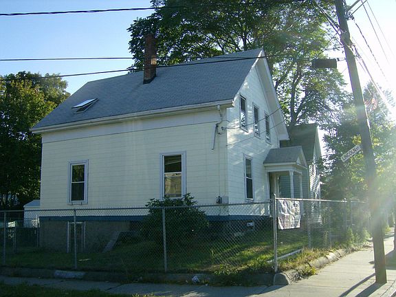 3rd image of 292 Essex St