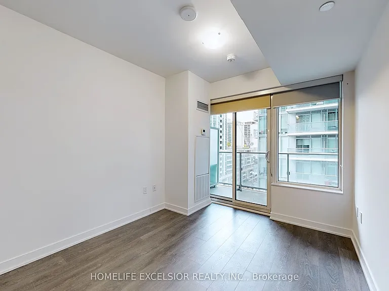 195 Redpath Ave #914 — Photo 15