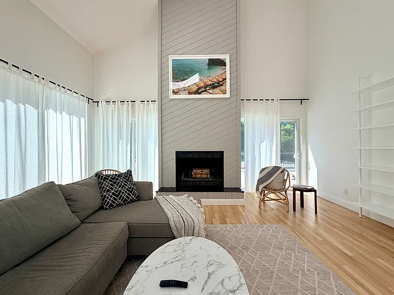 7 Midhampton Ct — Photo 8