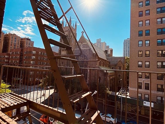 5th image of 646 Amsterdam Ave #4Z