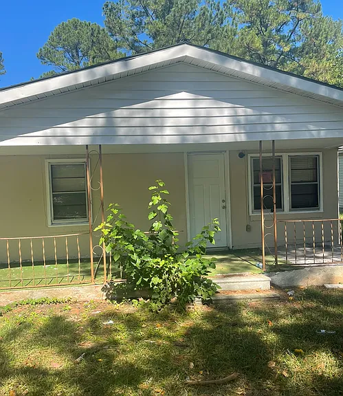 4228 Carroll Ave — Photo 1