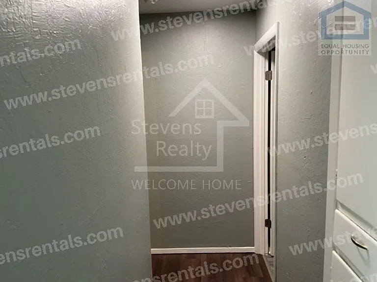 426 NW Greenmeadow Dr — Photo 8