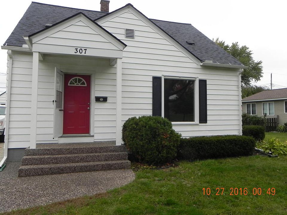1st image of 307 W 28th St