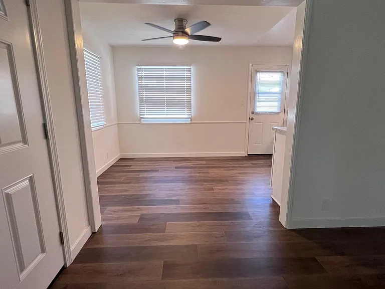 20202 Spruce Ave — Photo 6