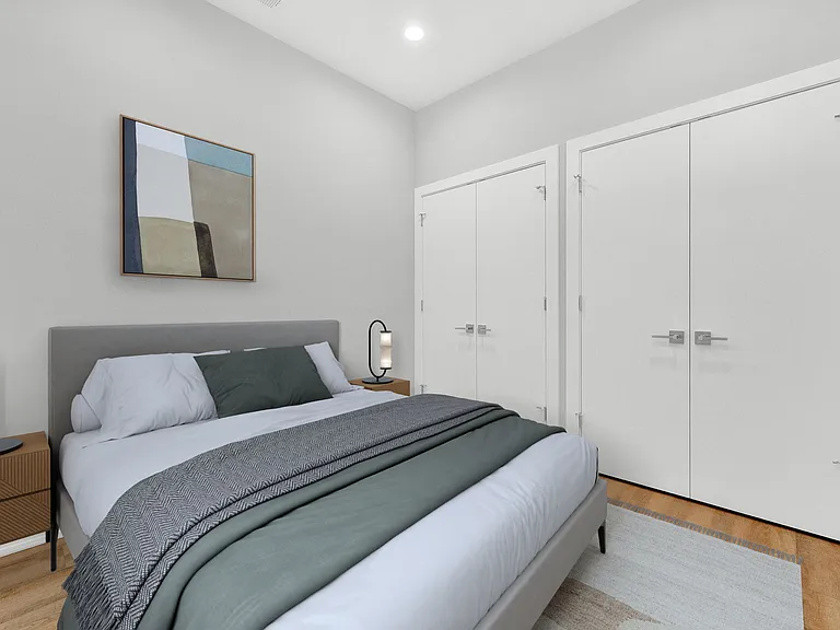 2924 W Medill Ave — Photo 10