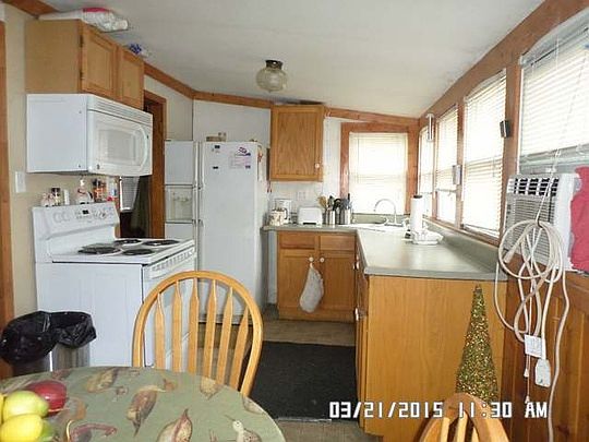 2nd image of 4965 Woodsdale St