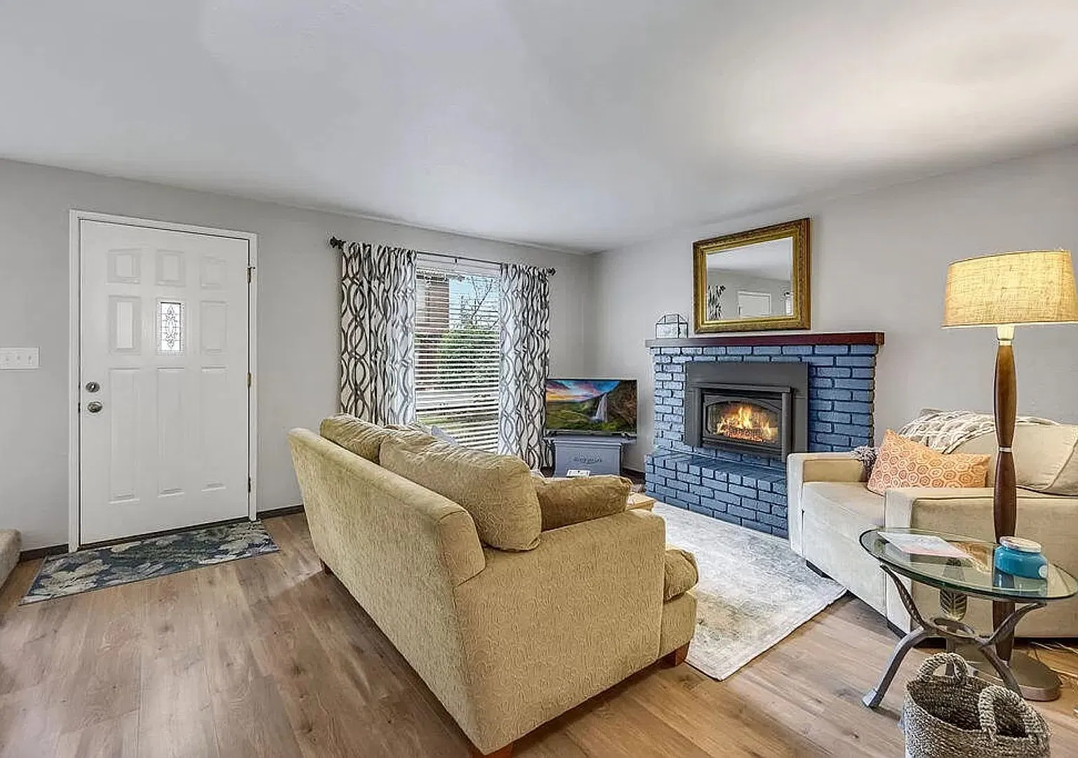 Updated, two bedroom townhouse in Central Ashland location | Available Late November — Photo 3