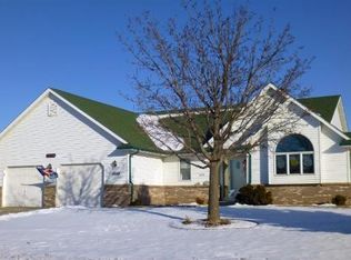 4659 Helmo Ave N, Oakdale, MN 55128