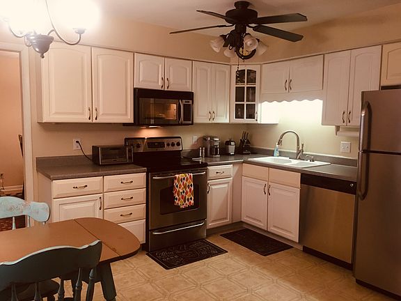 3rd image of 112 Collier Dr