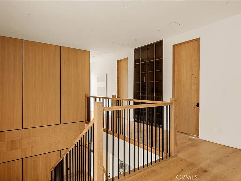 11937 Addison St — Photo 15