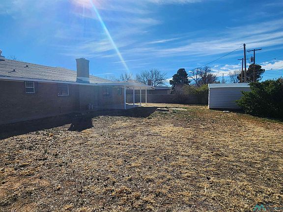 3rd image of 3016 Belmont Dr